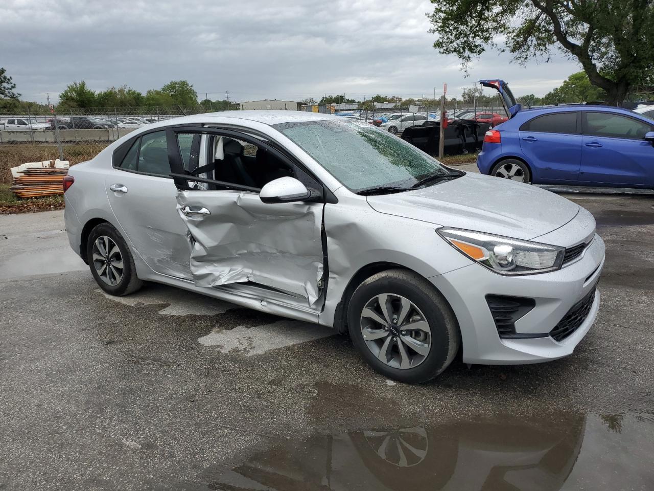 2023 Kia Rio - Image 4