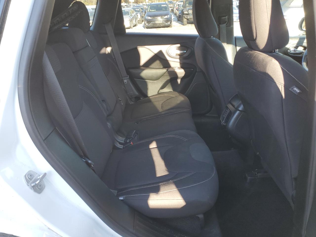 2016 Jeep Grand Cherokee - Image 10