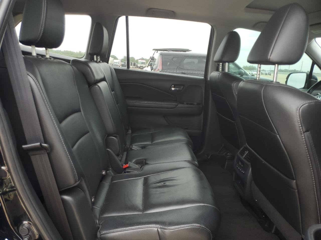 2016 Honda Pilot - Image 11
