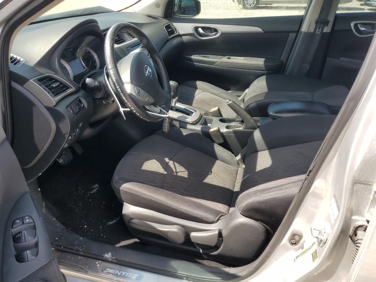 2015 Nissan Sentra - Image 7