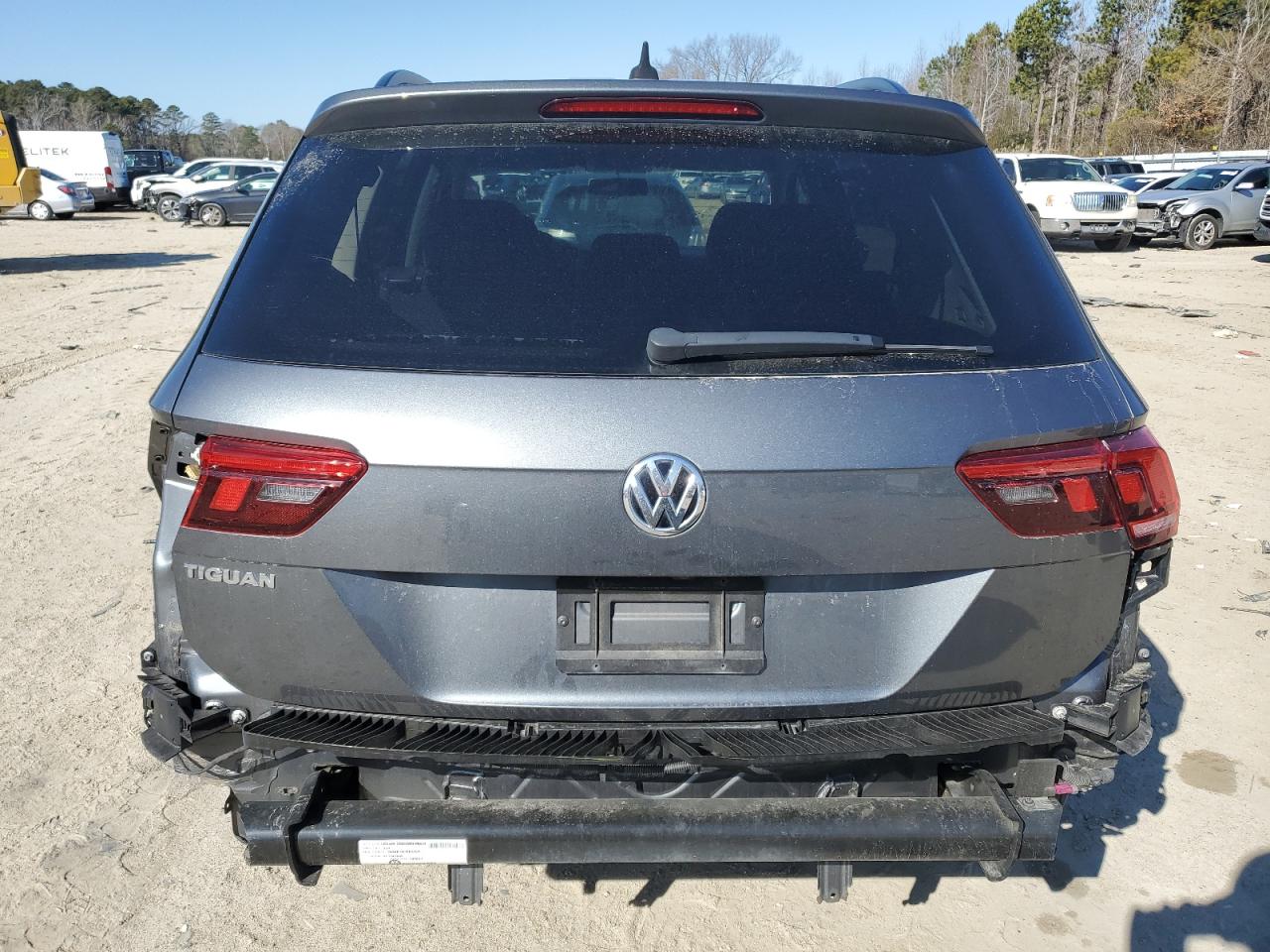 2020 Volkswagen Tiguan - Image 6