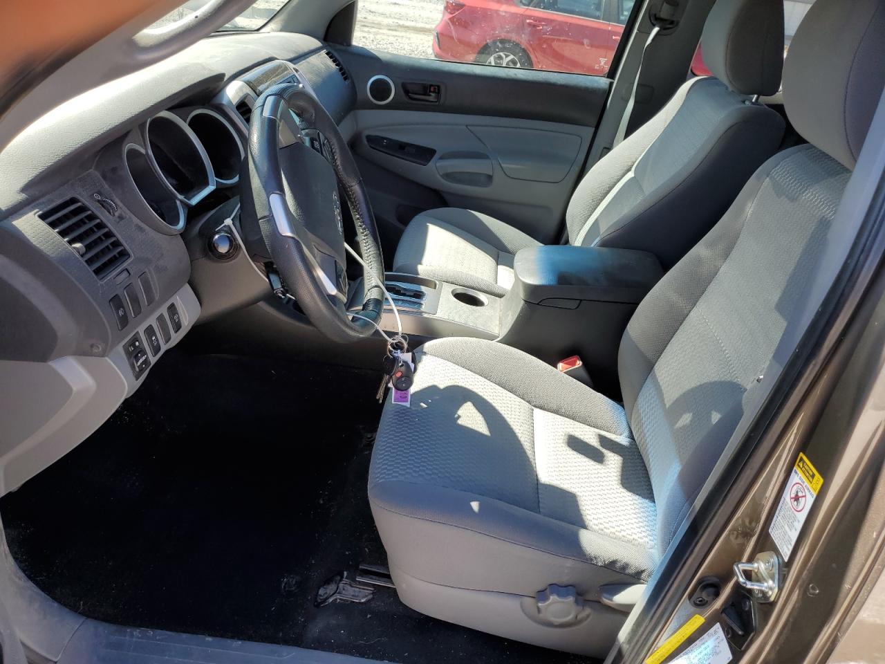 2015 Toyota Tacoma - Image 7