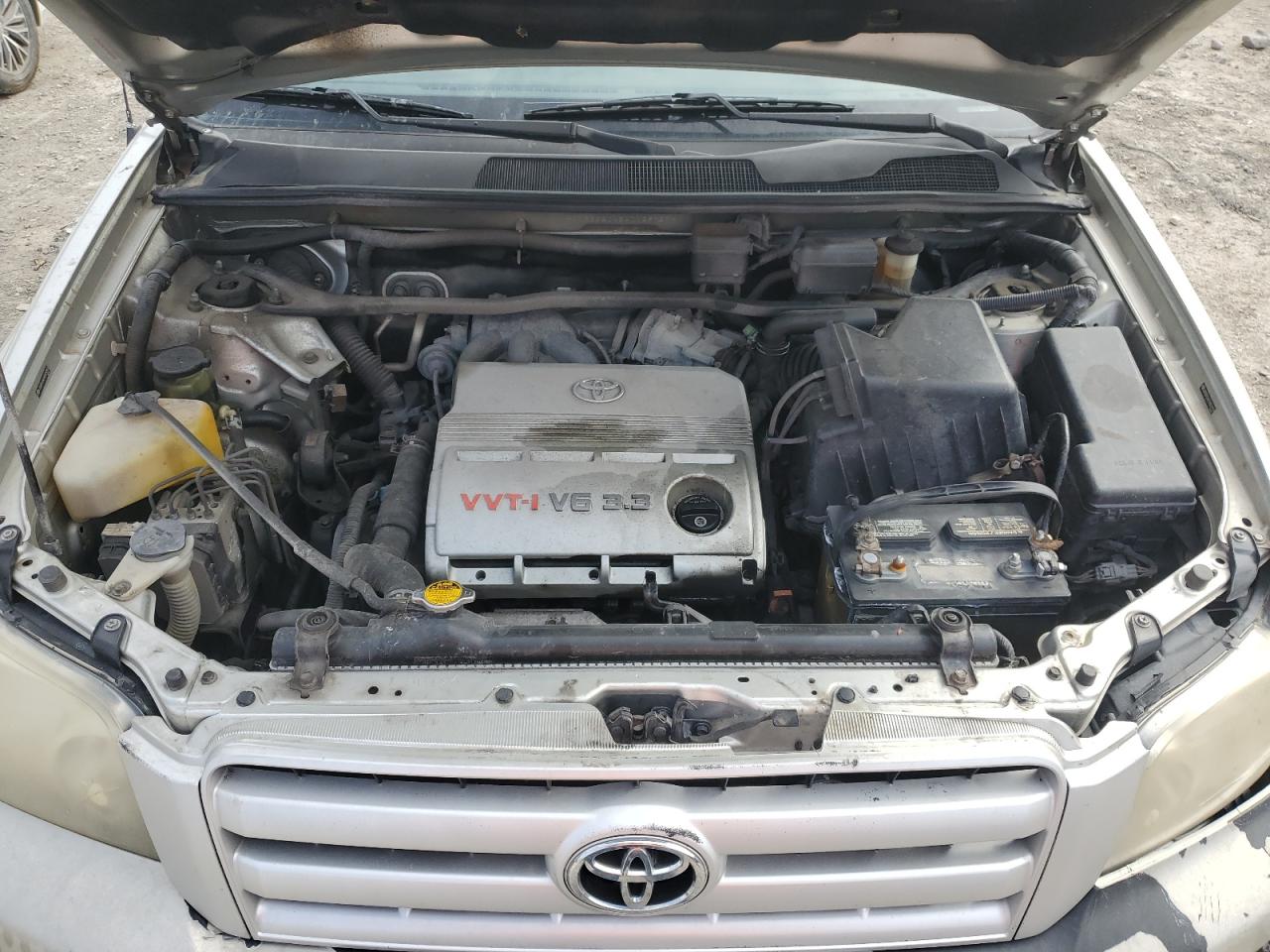 2004 Toyota Highlander - Image 11