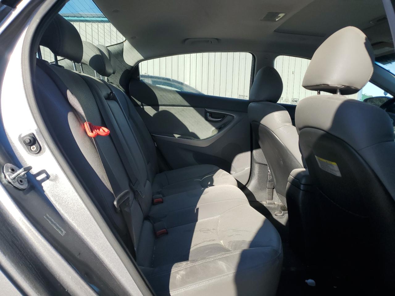 2012 Hyundai Elantra - Image 10