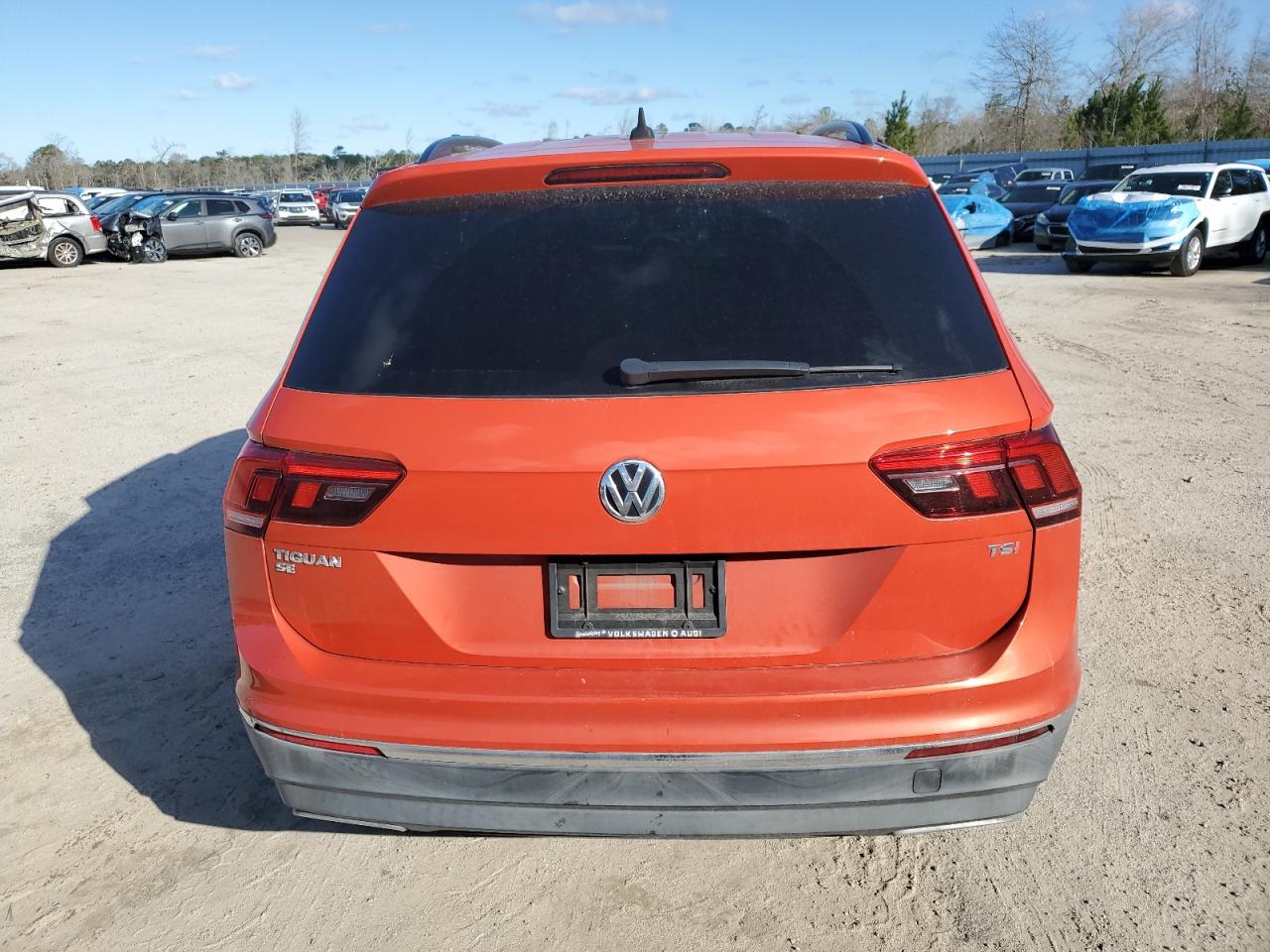 2018 Volkswagen Tiguan - Image 6