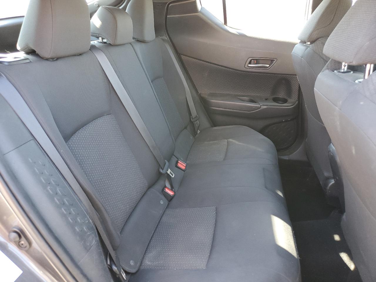 2018 Toyota C-HR - Image 11