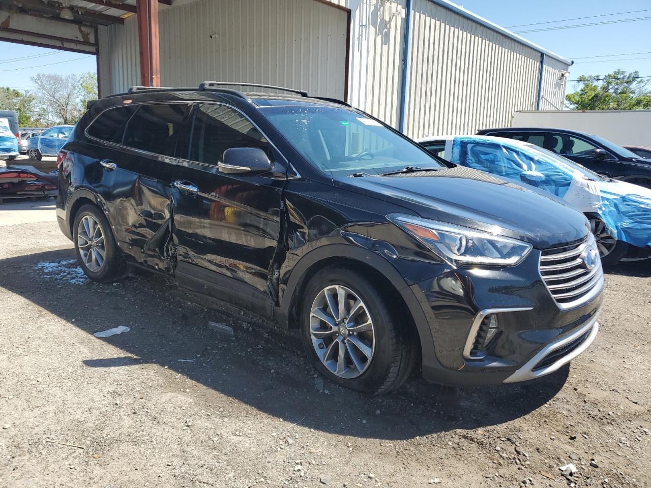 2017 Hyundai Santa Fe - Image 4