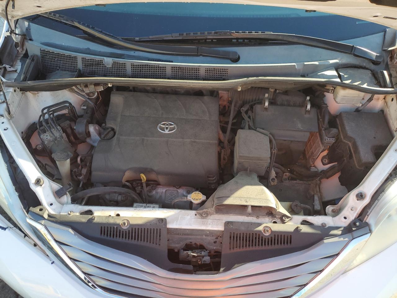 2012 Toyota Sienna - Image 12