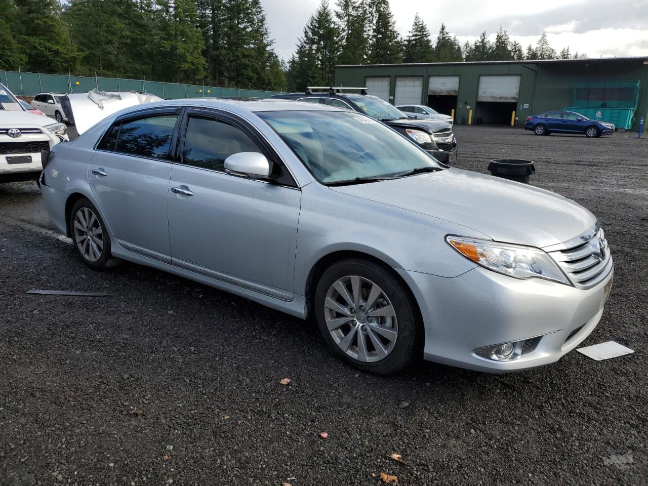 2011 Toyota Avalon - Image 4