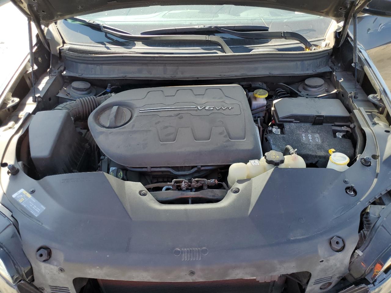 2019 Jeep Grand Cherokee - Image 12