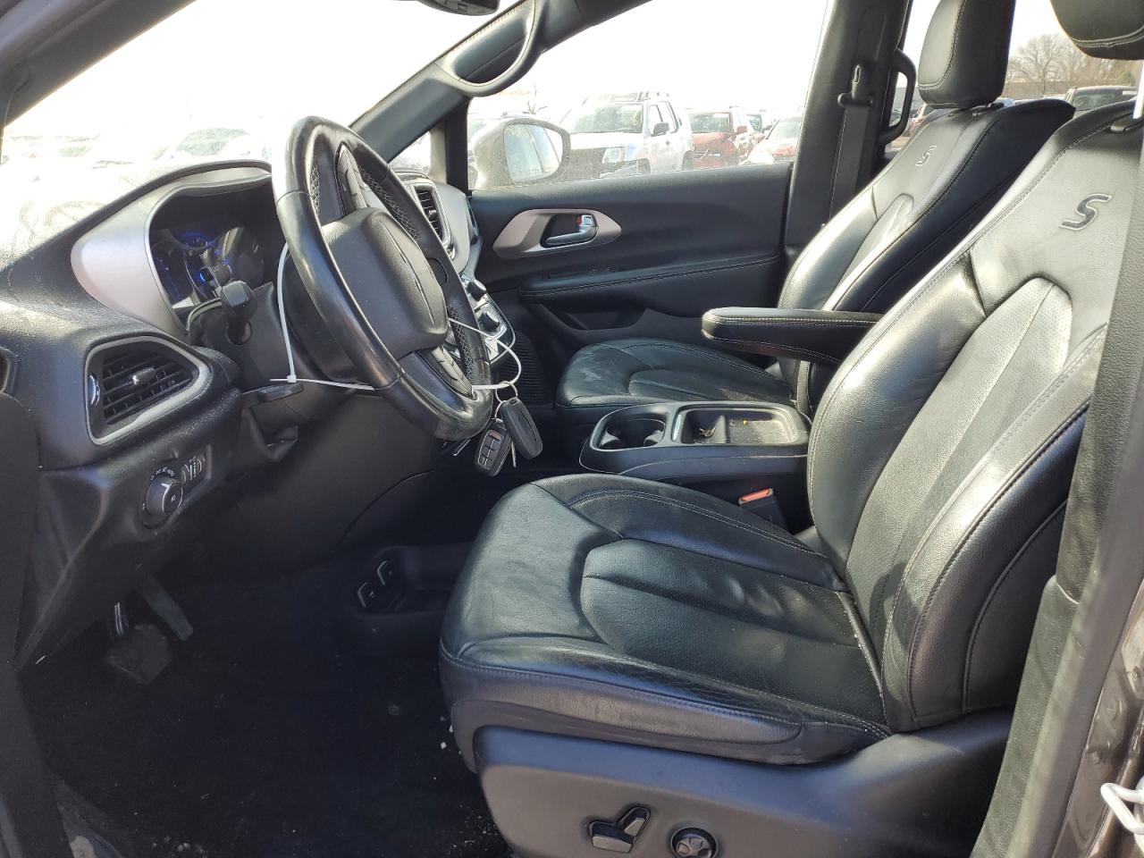 2020 Chrysler Pacifica - Image 7