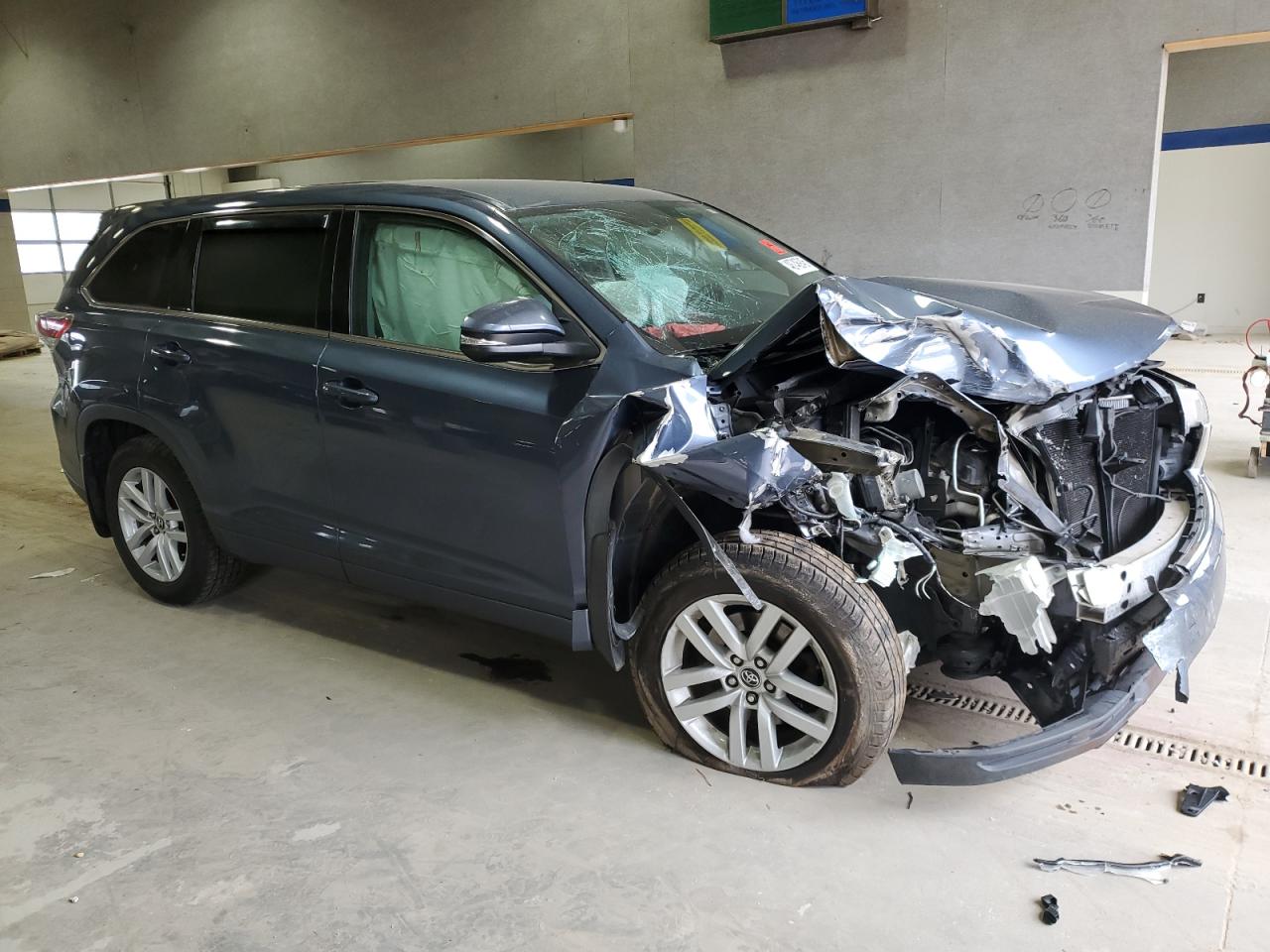 2016 Toyota Highlander - Image 4