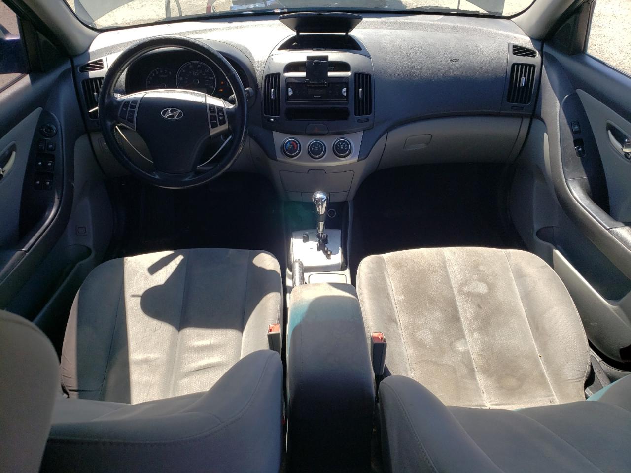 2010 Hyundai Elantra - Image 8