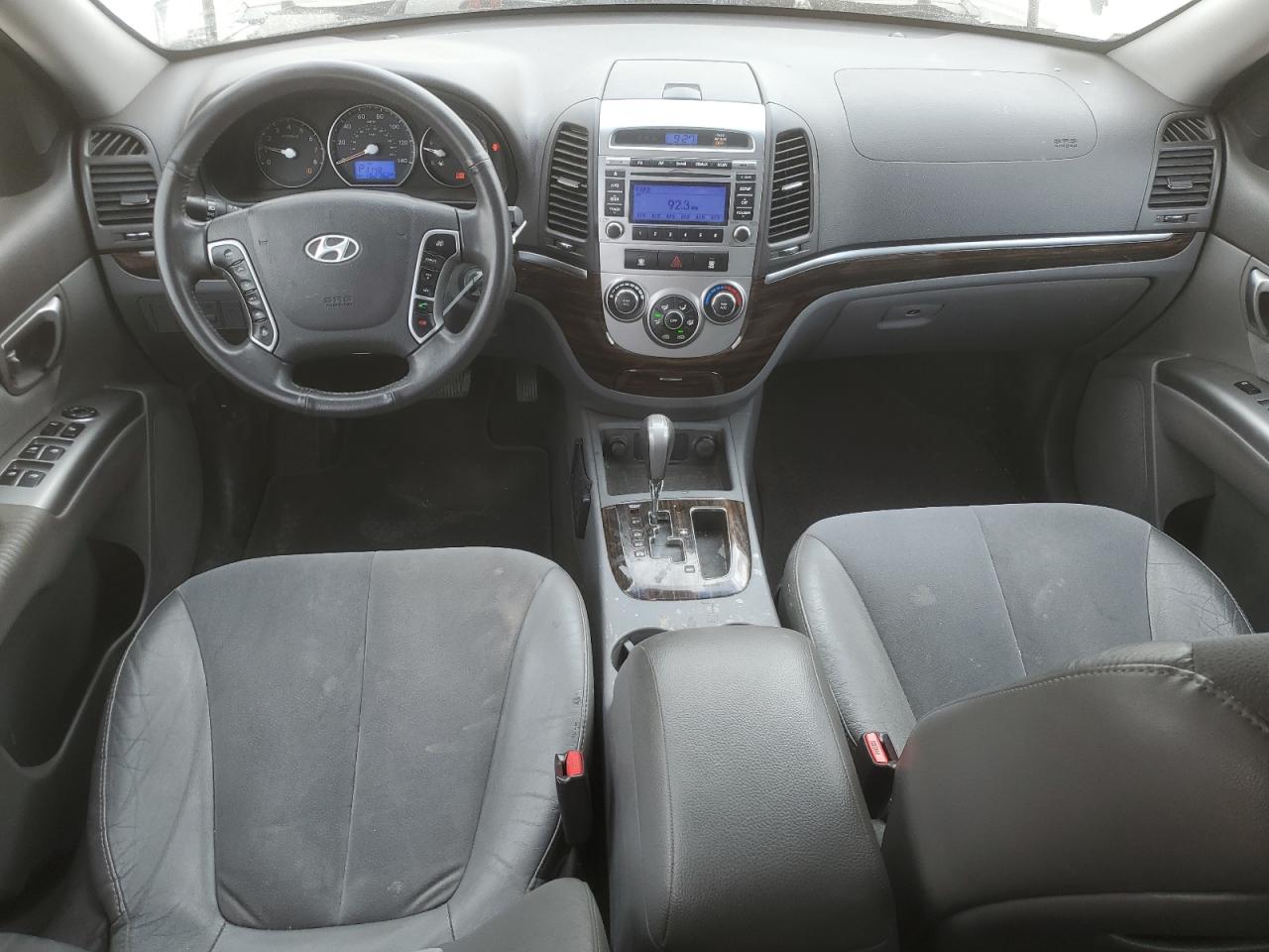 2010 Hyundai Santa Fe - Image 8