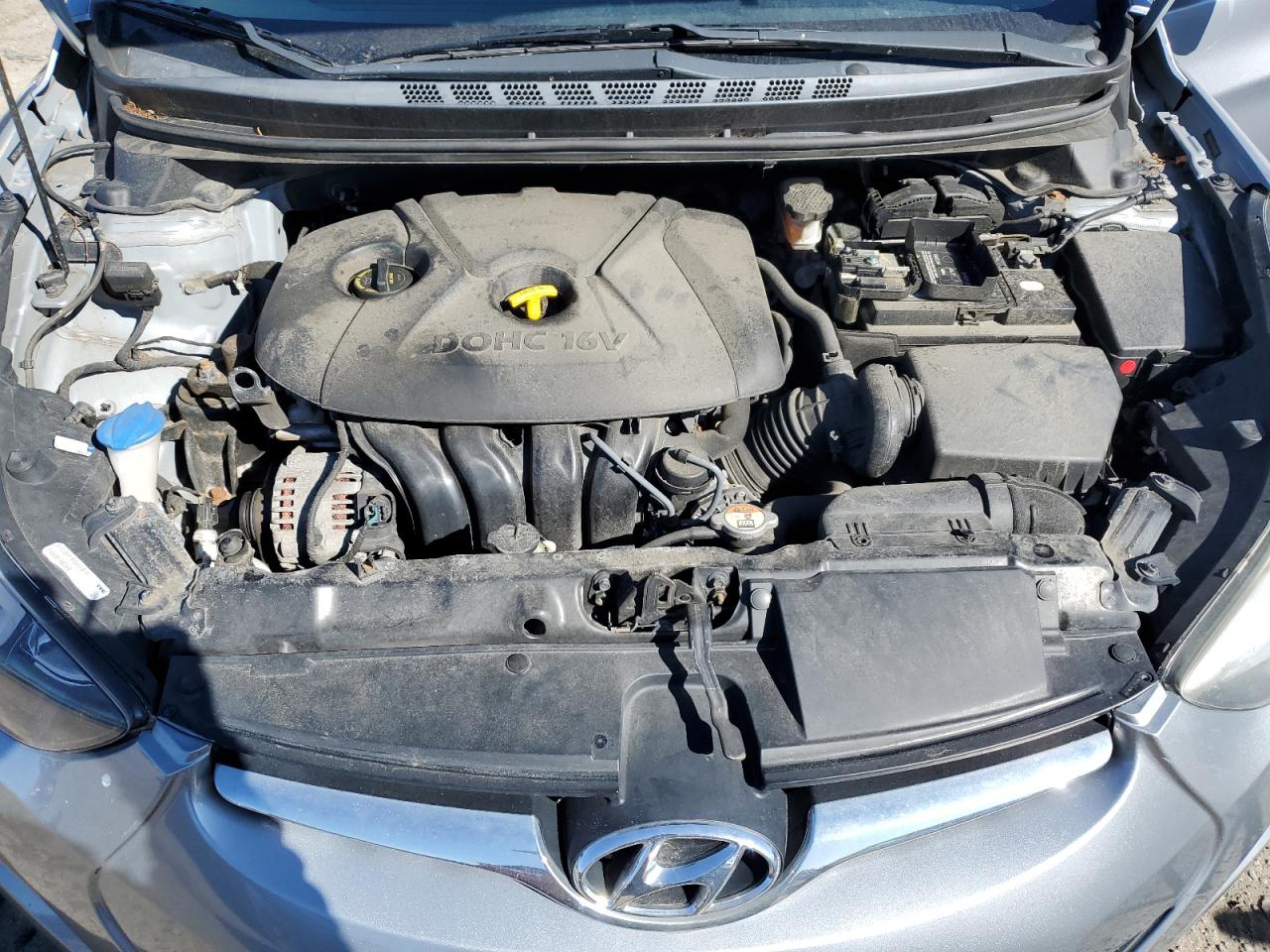 2015 Hyundai Elantra - Image 11