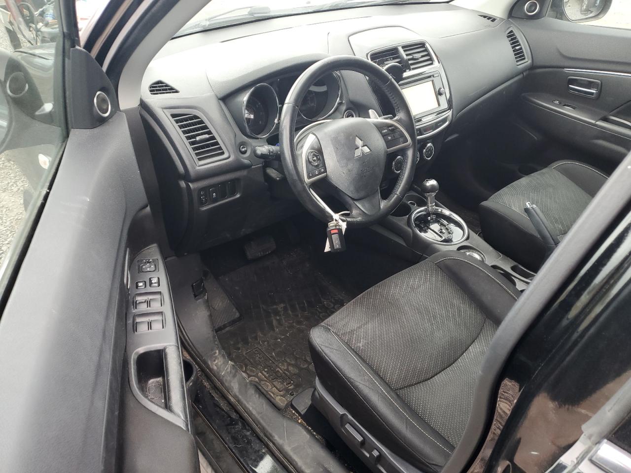 2015 Mitsubishi Outlander - Image 8