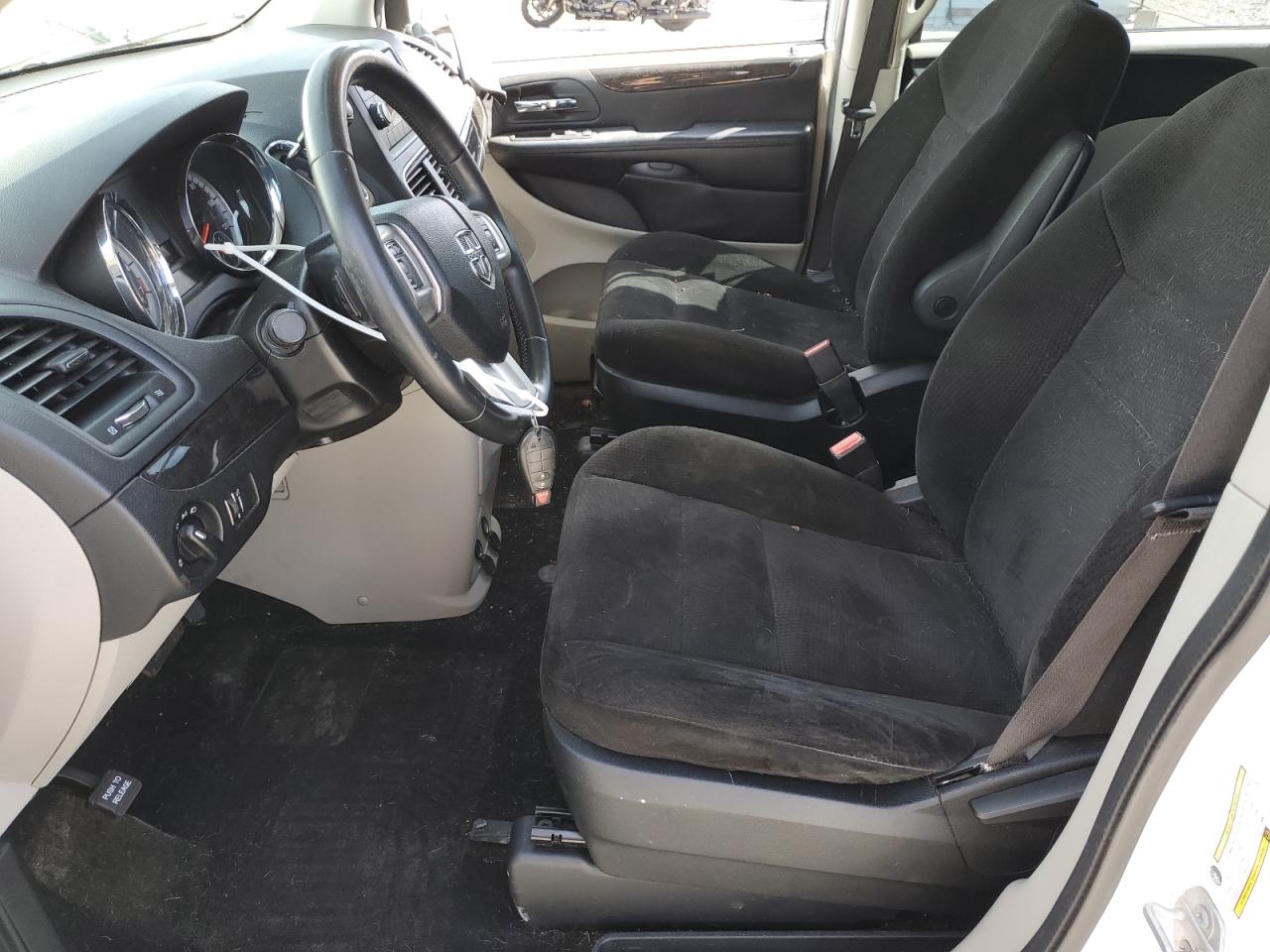 2015 Dodge Caravan - Image 7