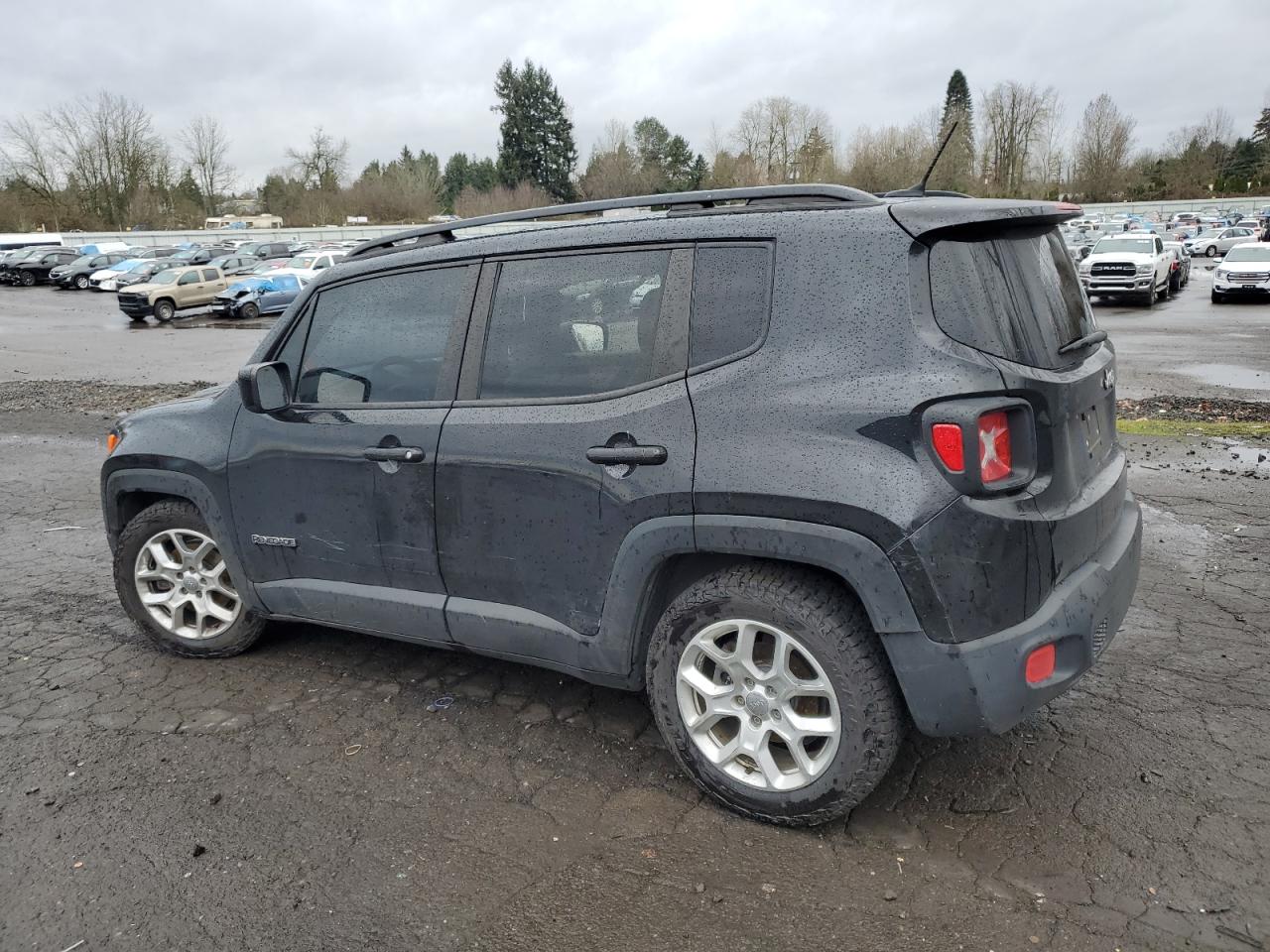 2015 Jeep Renegade - Image 2