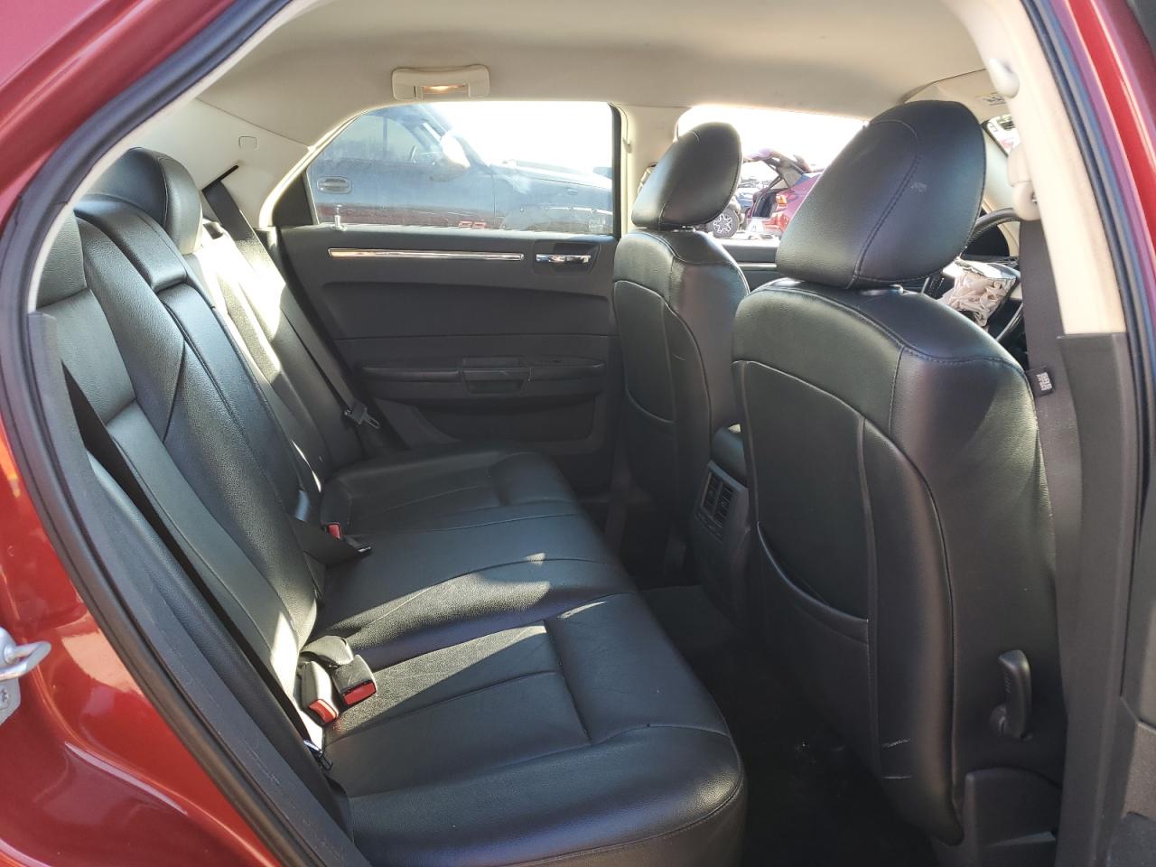 2009 Chrysler 300 - Image 10