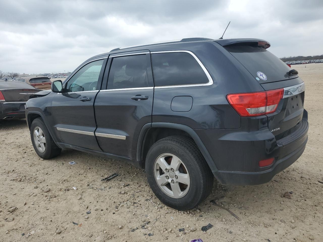 2013 Jeep Grand Cherokee - Image 2
