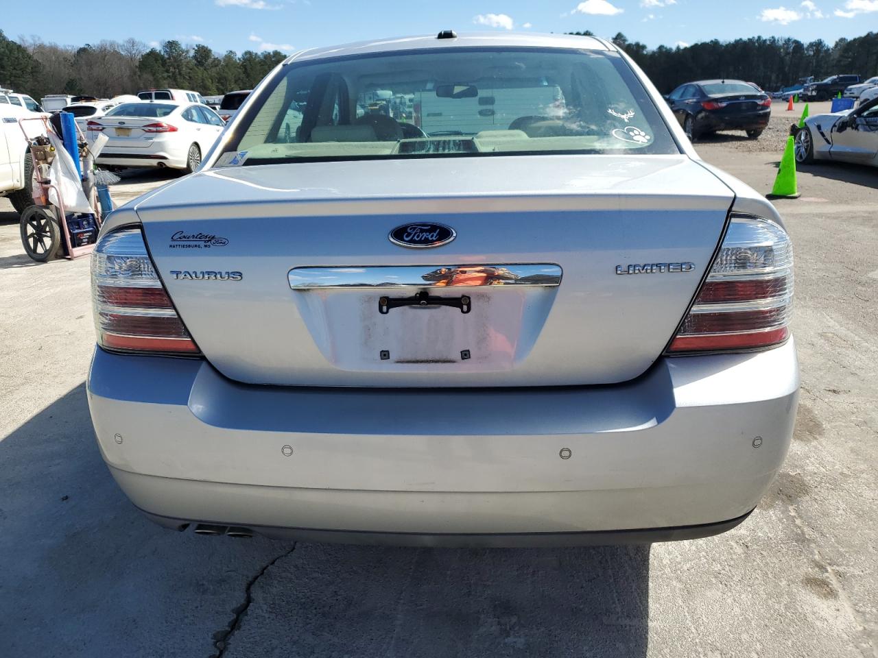 2009 Ford Taurus - Image 6