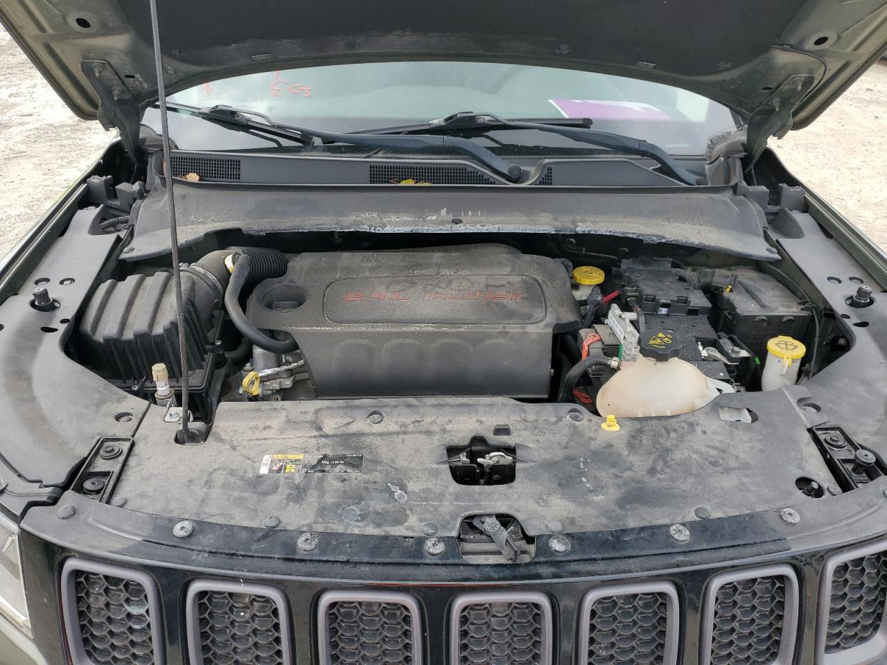 2018 Jeep Compass - Image 12