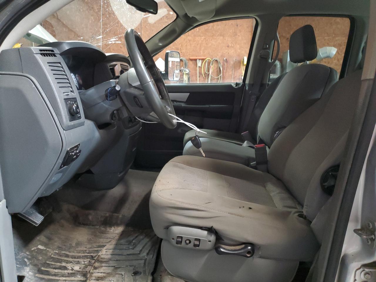2009 Dodge RAM - Image 7