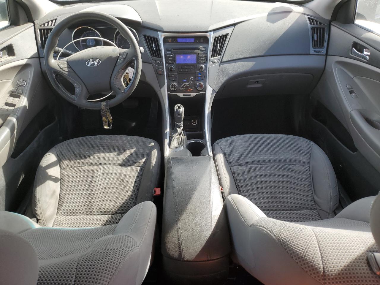 2012 Hyundai Sonata - Image 8
