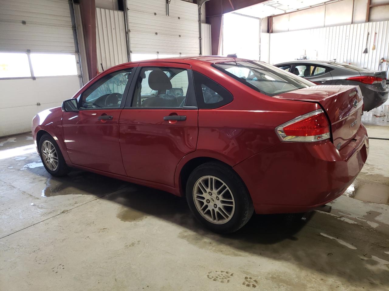 2010 Ford Focus - Image 2