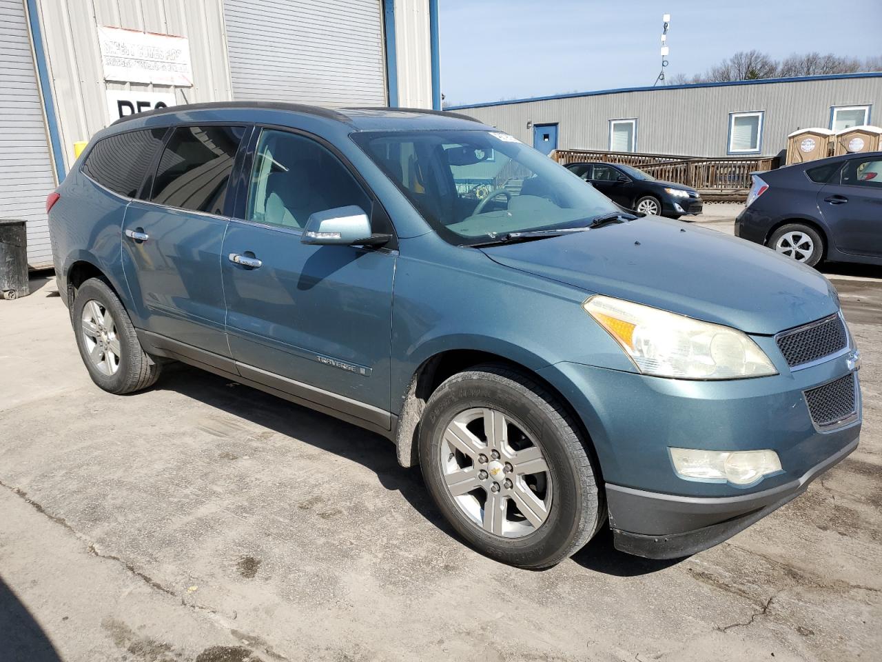 2009 Chevrolet Traverse - Image 4