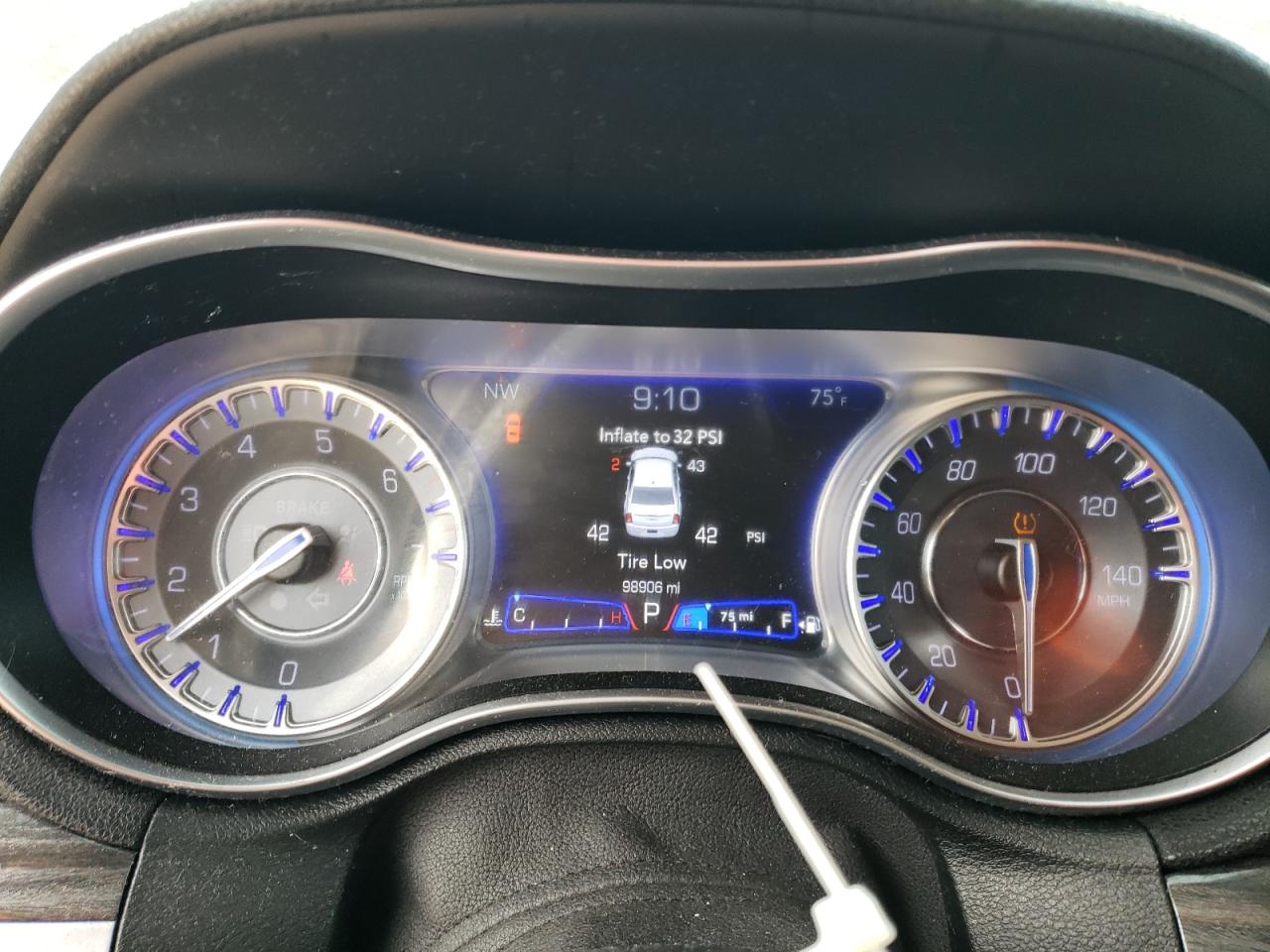 2019 Chrysler 300 - Image 9