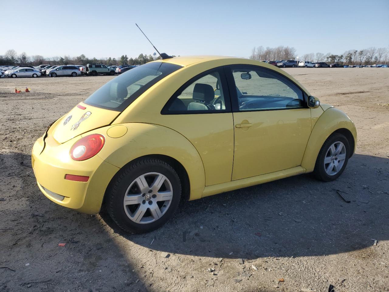 2007 Volkswagen Beetle - Image 3