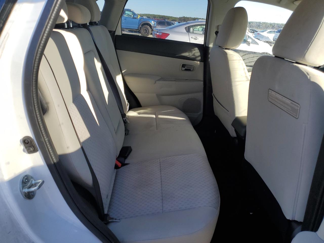 2017 Mitsubishi Outlander - Image 10