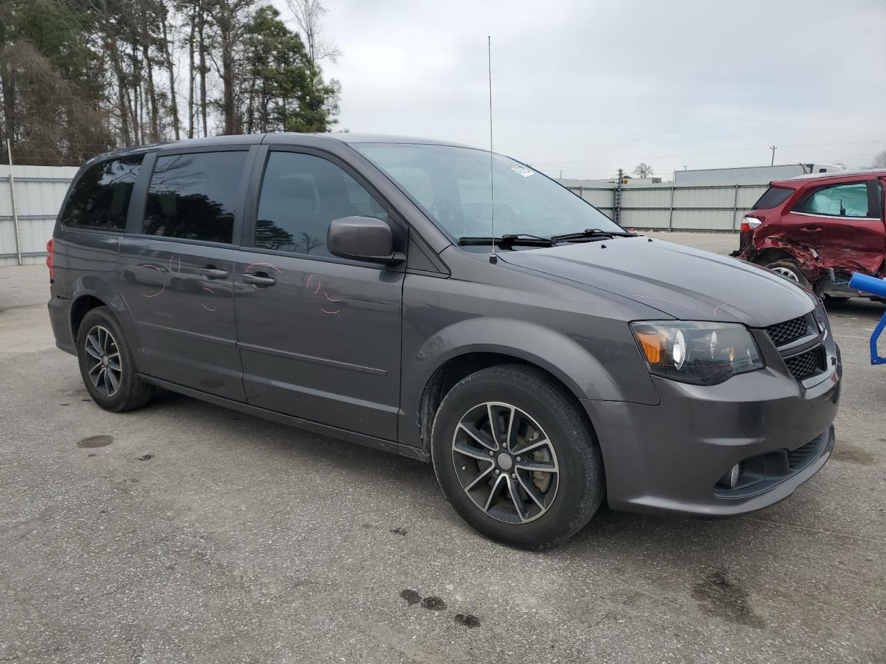 2016 Dodge Caravan - Image 4