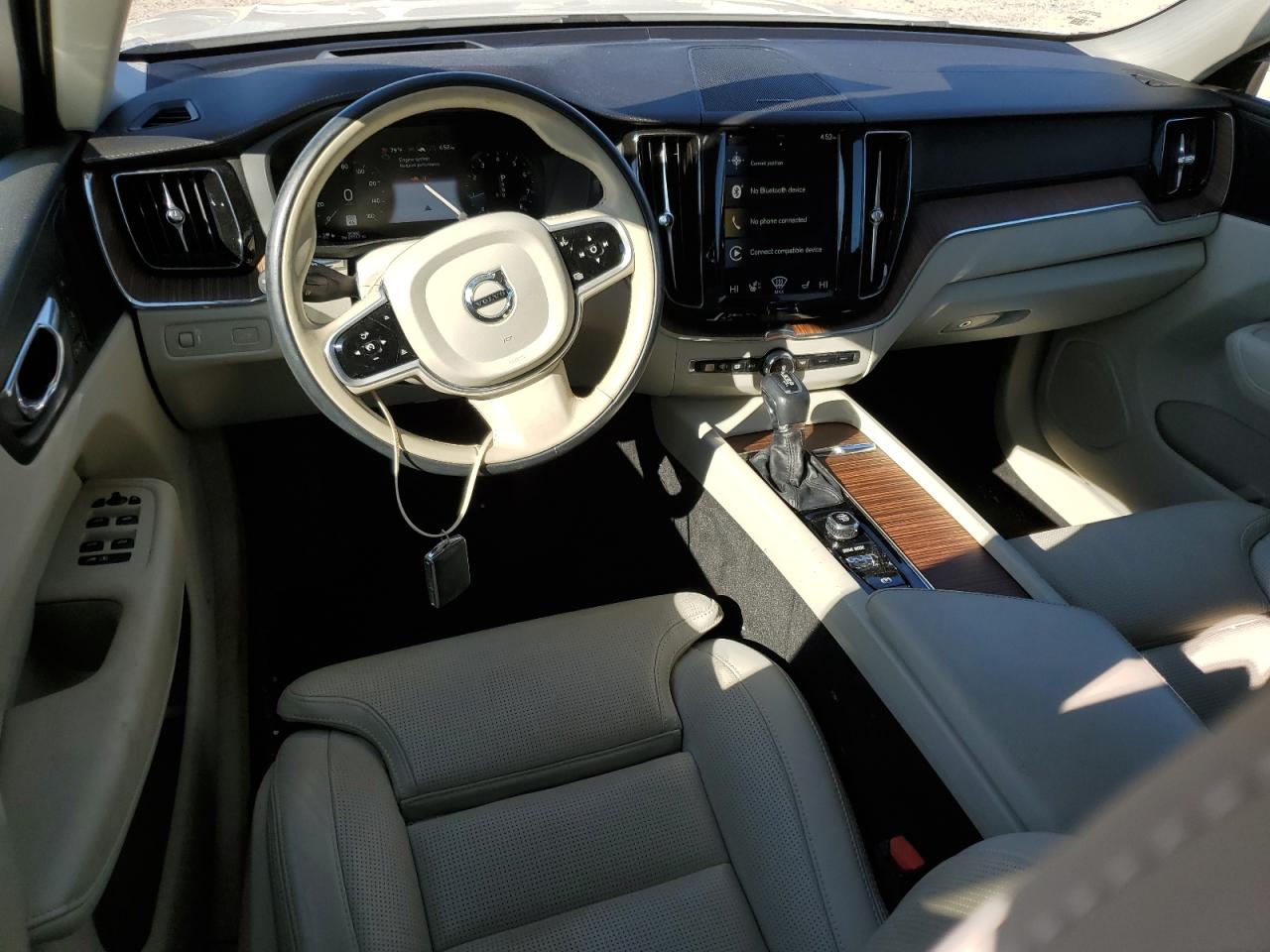 2020 Volvo XC60 - Image 8