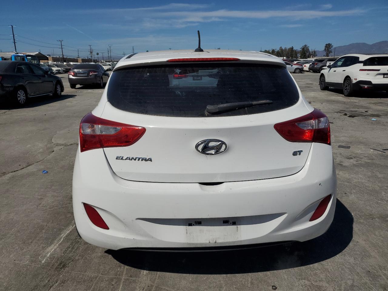 2016 Hyundai Elantra - Image 6