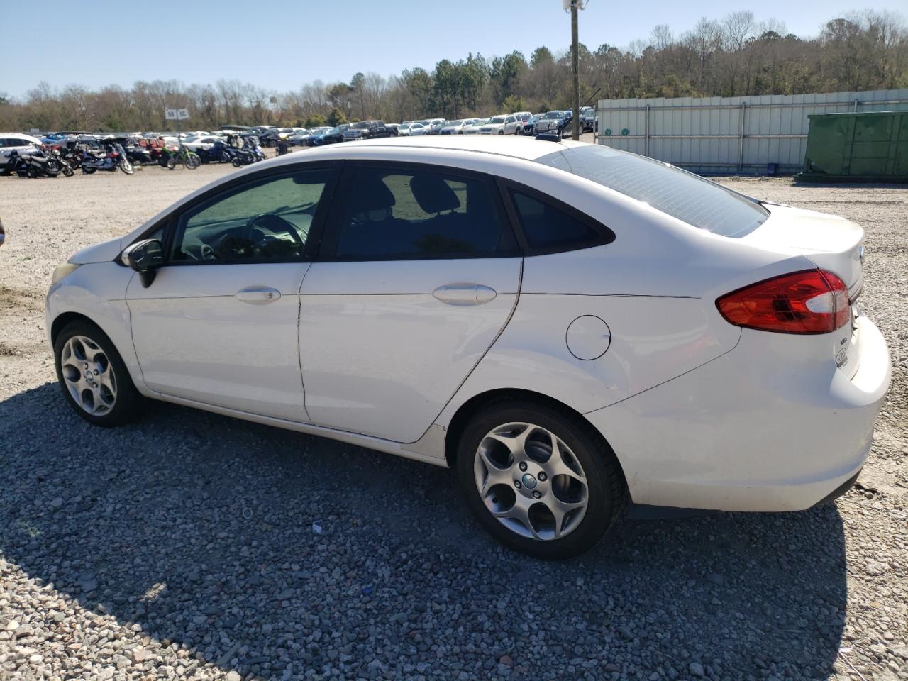 2011 Ford Fiesta - Image 2