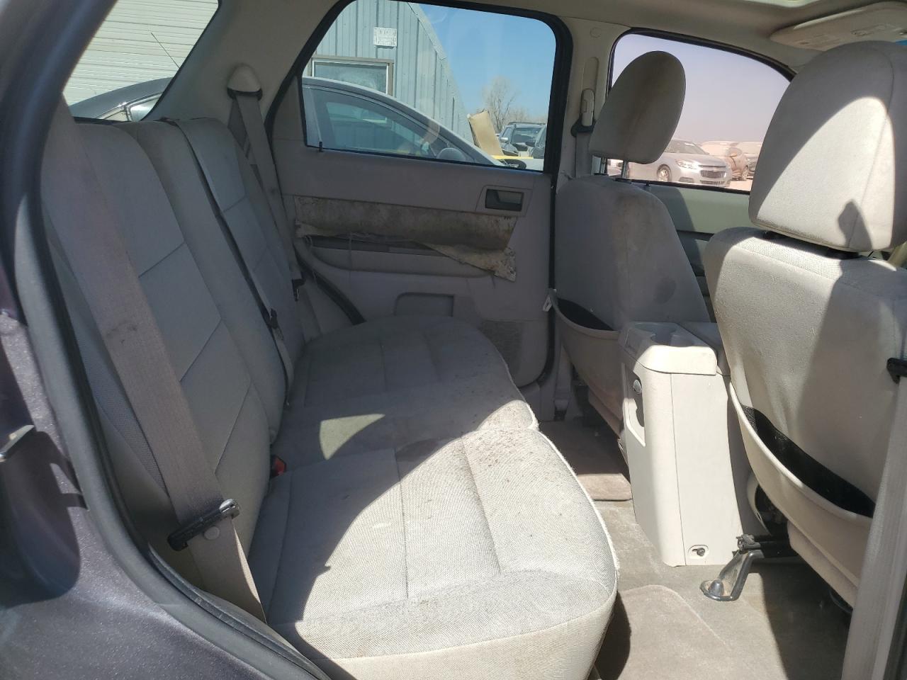 2010 Ford Escape - Image 11