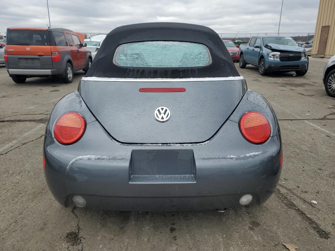 2005 Volkswagen Beetle - Image 6