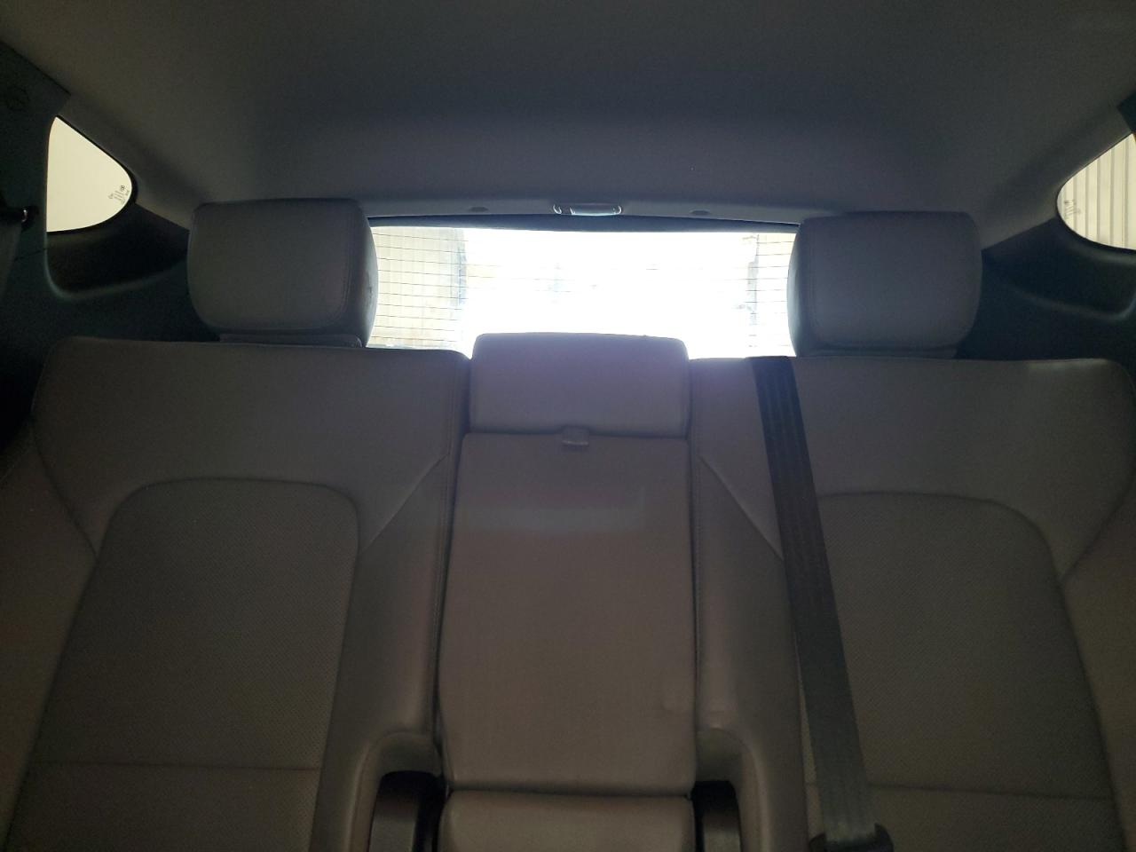 2017 Hyundai Santa Fe - Image 10