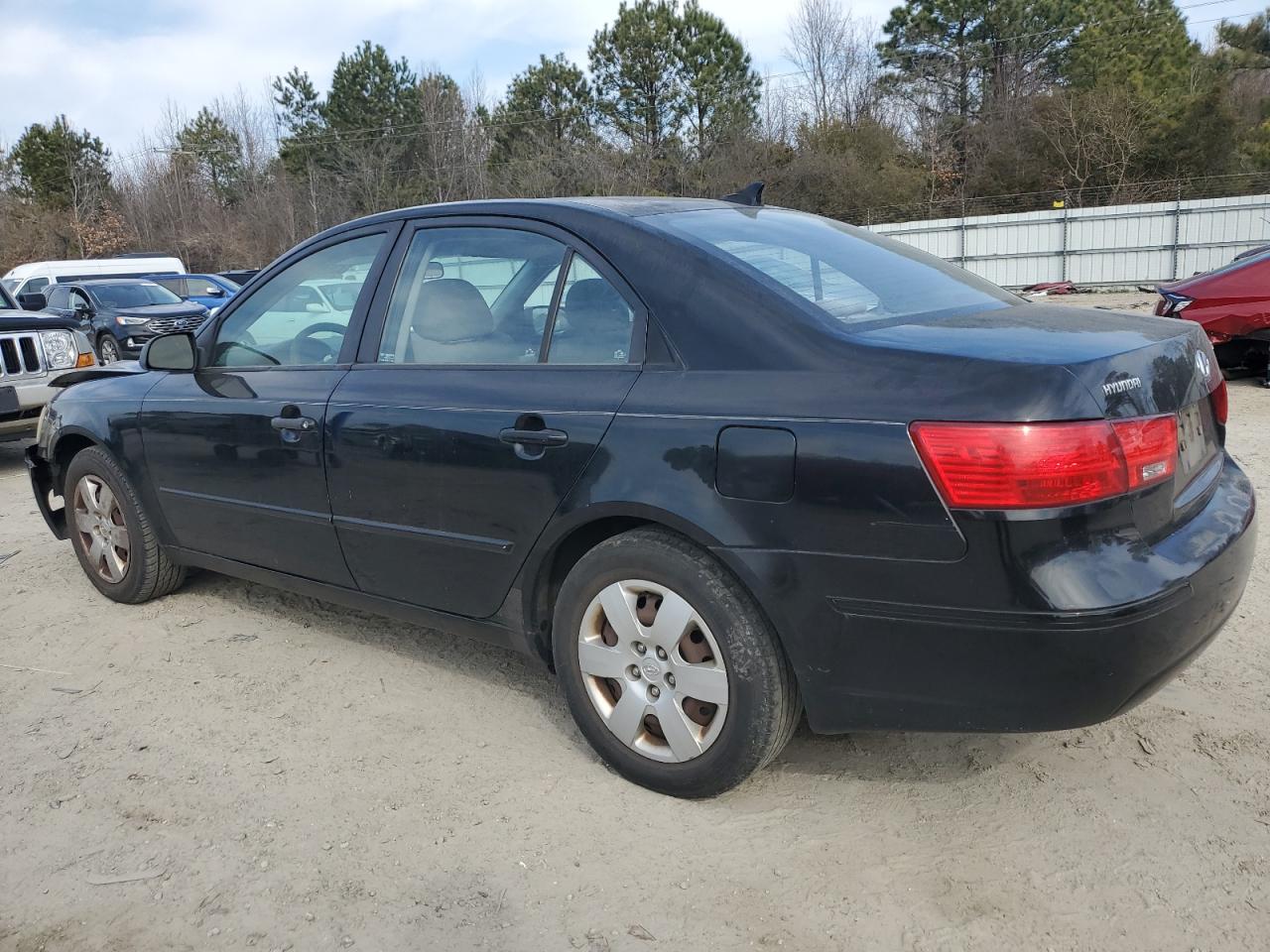 2009 Hyundai Sonata - Image 2