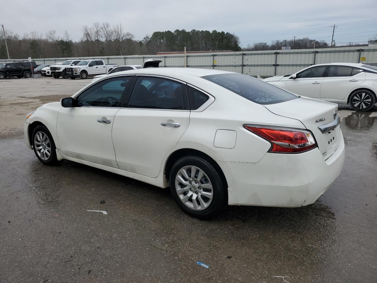 2015 Nissan Altima - Image 2