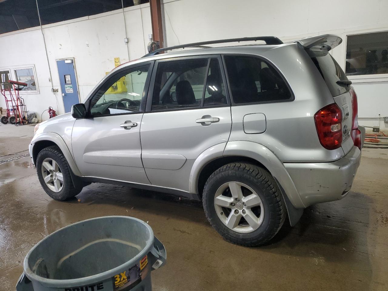 2005 Toyota RAV 4 - Image 2