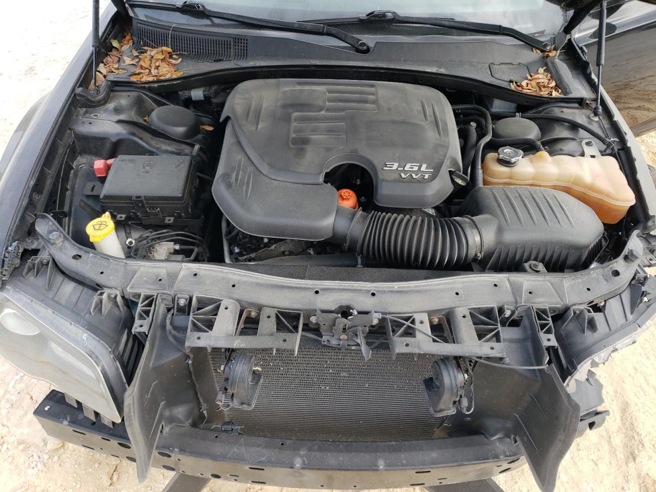 2019 Chrysler 300 - Image 11