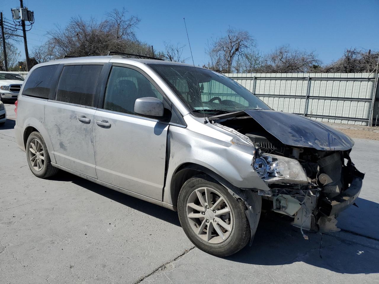 2019 Dodge Caravan - Image 4