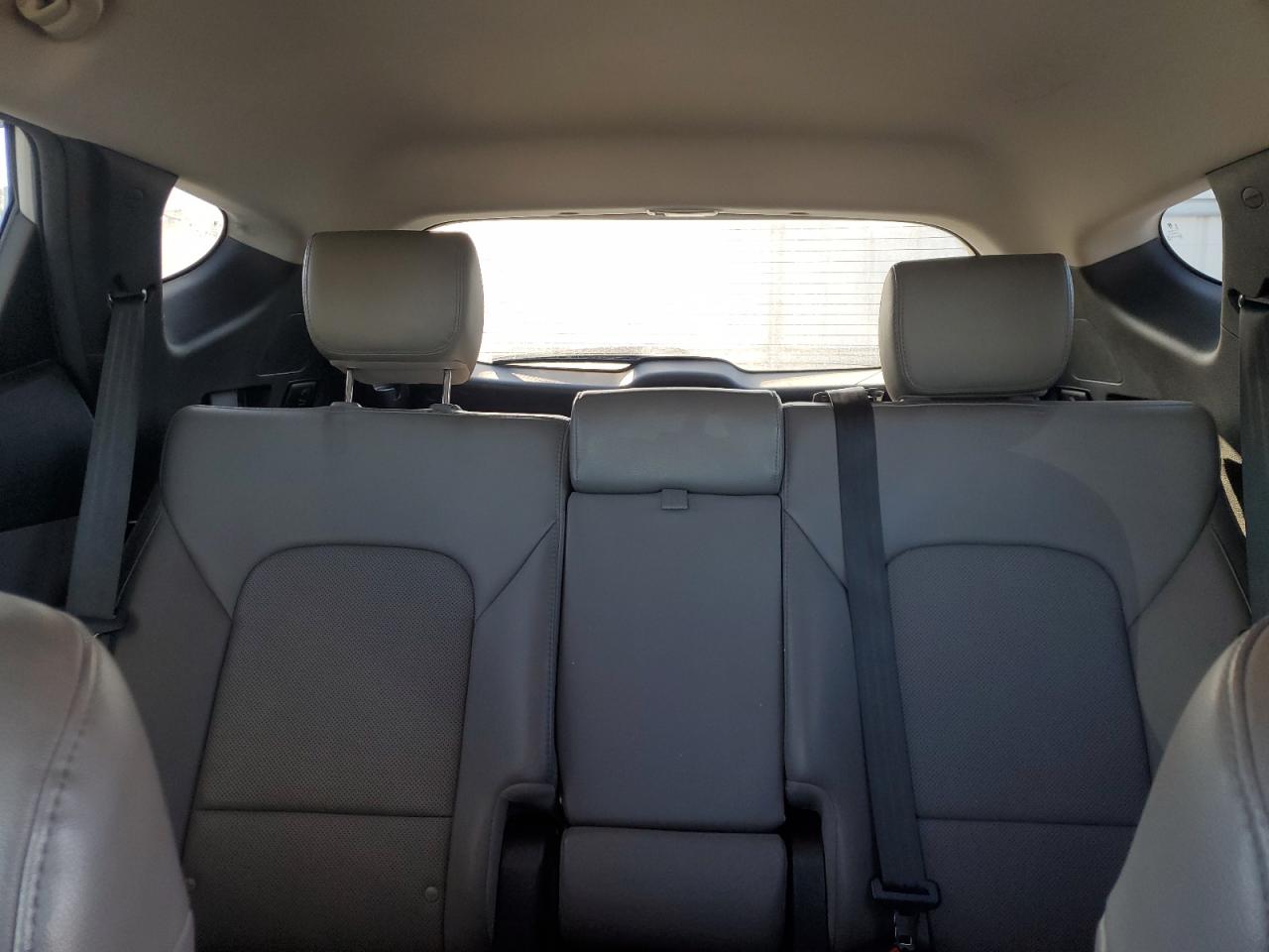 2017 Hyundai Santa Fe - Image 10