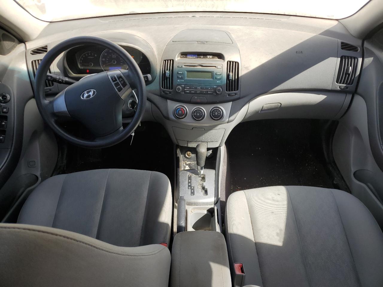 2010 Hyundai Elantra - Image 8