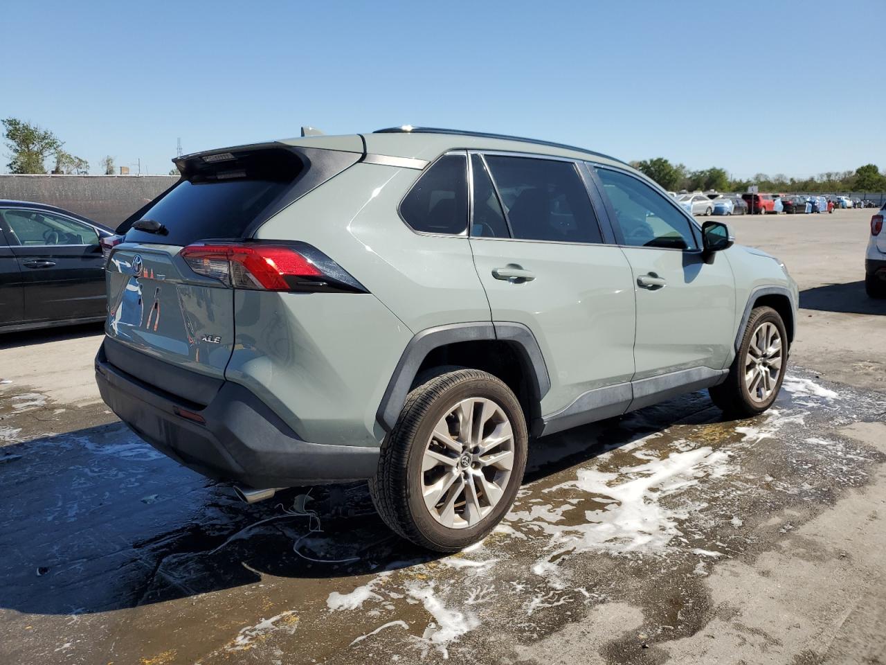 2019 Toyota RAV 4 - Image 3