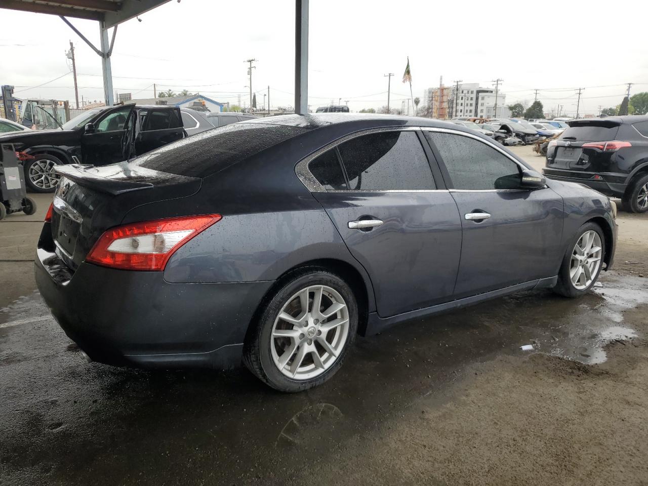 2009 Nissan Maxima - Image 3