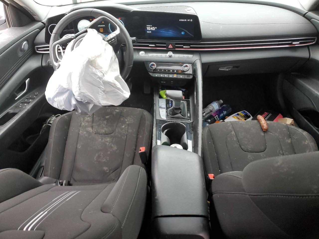 2024 Hyundai Elantra - Image 8